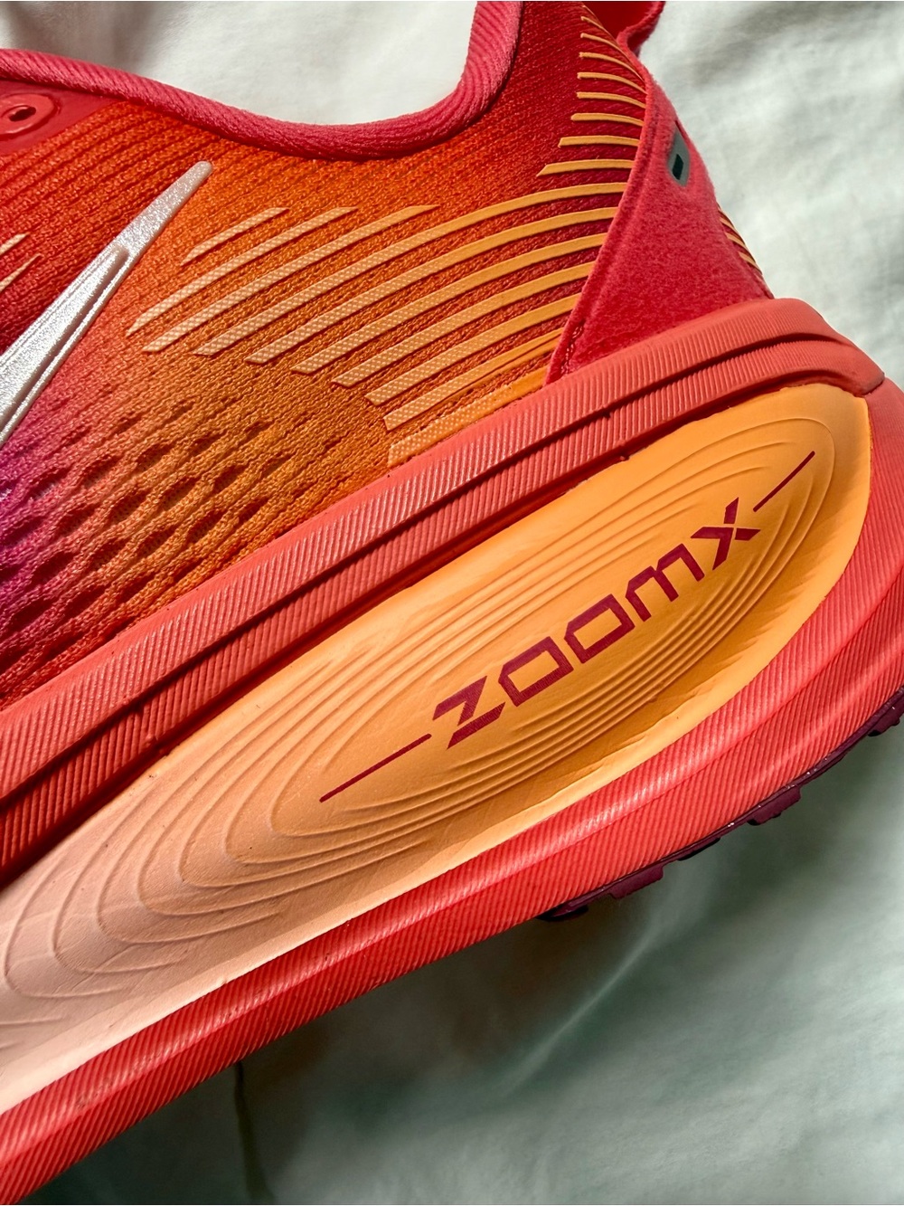 Nike Women's Vomero 18 Running Shoes Bolt Orange/Deep Red Size 8 ZoomX Foam - Picture 14 of 14